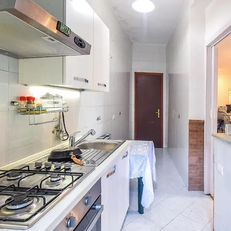 2 Bedroom Cozy In Nyaraló