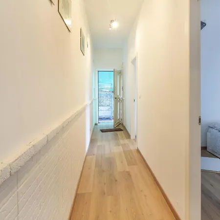 2 Bedroom Cozy In
